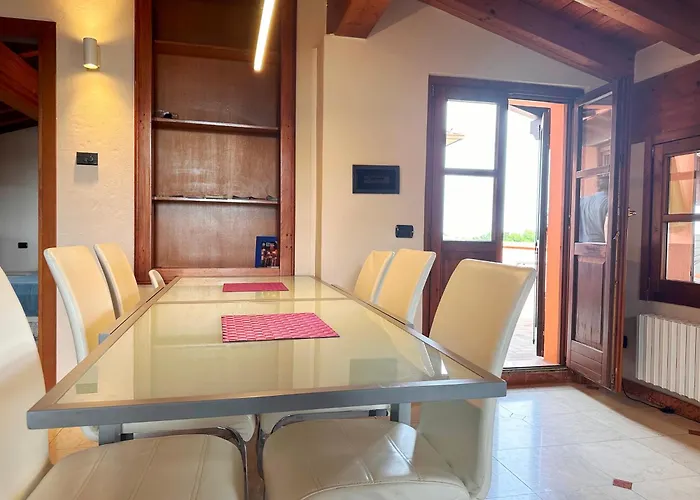 Loft Gardasee Лонато